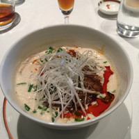 龍天門 - 担々麺1人前を2人で 小さな丼に分けて持って来てくれた