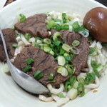 三牛牛肉麵 - 料理写真:牛肉拌麺＋味玉