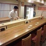 やまさん - 座敷もありますが、ぜひ、カウンターで楽しんでください（承認済み）