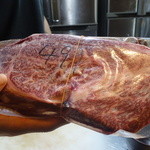 山猫軒 - 肩ロースは結構さしが入っています