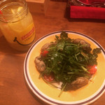 ビストロ Gonzo - パクチーと牡蠣のサラダ