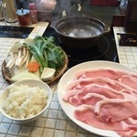 岩津屋 - 肉大盛で￥1100円　並は￥900円（ご飯お替りOK!)