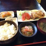 炭火肉酒場 とりあえず - 炭火焼　鶏ももステーキ定食700円