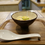 太門 - 炭酸出汁うどん♡