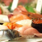 SUSHI-DINING 魚浜 - 板前の魂がこもった絶品寿司をご堪能下さい