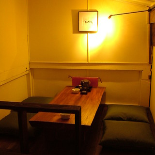 ２階にロフト席有り、屋根裏部屋の秘密基地の様な空間