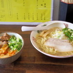 べんけい - 2016年2月　牛骨ラーメン（塩）大盛りCセット（950円）