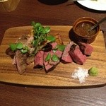 ヤマセ - 炭火焼きグリル 3種(霧島豚肩ロース、国産牛ネクタイ、国産牛イチボ)2人前(お任せコースメニューから)
