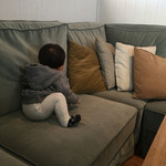 Ron Herman Cafe - 大人と子どもが5〜7名程座れるソファ