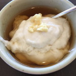 星のや 竹富島 ゆんたくラウンジ - 自家製ジーマーミ豆腐　しょうがとお出汁を入れました