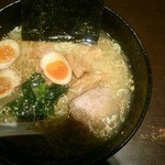 凛として - 味玉ラーメン・740円　大盛り100円