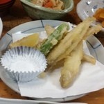Kyoudoryouriobako - 「若さぎ天ぷら」は、苦味もなくパリッと美味しかったです