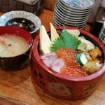 築地浜茂鮨 - 「海鮮丼 (2000円)」