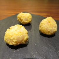 エニェ - アミューズ：マカダミアナッツのサフランとマスタード風味2