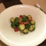 カーサ カルマ - 芽キャベツと自家製アンチョビのガーリックオイル和え