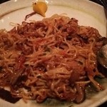 ゆんたく酒場 増富商店 - 名物かた焼きそば