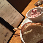 Metti,una sera a cena - 生ハムのペースト自家製パン付き