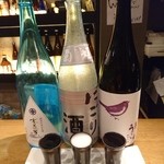 離れ情緒・朝〆旬魚・日本酒 魚魚呑 - 三種飲み比べ（水芭蕉、庭のうぐいす、菊姫）