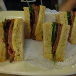 Hopetoun Tea Rooms - ローストビーフサンドイッチ　13ドル