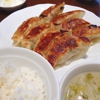 青菜 丸の内ブリックスクエア店 - ランチ。餃子定食。