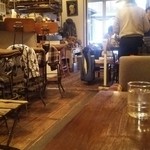 CENTER4 HAMBURGERS - 小さなお店です。
