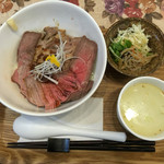 チェリー ブロッサム - ローストビーフチャーシュー丼