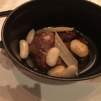 Benoit Alain Ducasse - 豚の頰肉の煮込みとニョッキ。(6000円のコースのメイン)