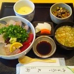 丸新 - 海鮮丼