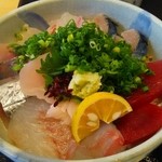丸新 - 海鮮丼