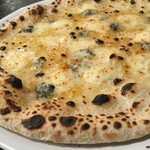 アンティカ・オステリア・ダル・ポンピエーレ - クアトロフォルマッジョ　2,300円