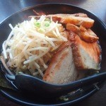 jun-pey ra-men  - 黒ラーメン（+チャーシュー）