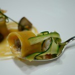 レストラン サンパウ - LLAMANTOL：ブルターニュ産オマール海老
      辛いタリアテッレとズッキーニ、秋の茸