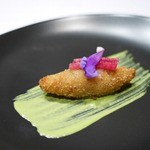 レストラン サンパウ - 比内地鶏のクロケッタ デーツ、紅くるり大根