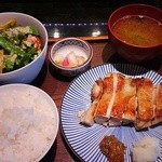 玉屋KITCHEN - 大山どりのもも焼き定食