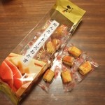 辛子明太子のやまや - お土産頂きました♡
            夜のお菓子〜♫
            
            #カロリー高めw