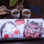 今年はボキらのお気に入りの阿倍野のお寿司屋さん、
          『祇園寿司』で買ってきたものだよ。