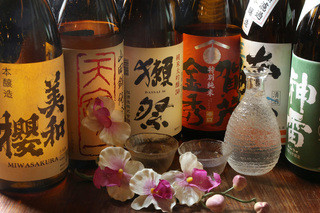 Shikon - 『賀茂金秀』『雨後の月』『獺祭』『田中六五』など、県内・県外の日本酒が揃う！