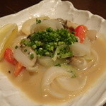 魚河岸 dining Shin's DADE - カキと新玉葱バター炒め(900円)