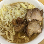 ラーメン二郎 - ラーメン 700円　麺半分・ヤサイ少なめ・ニンニク少なめ