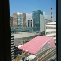 ひつまぶし名古屋備長 マロニエゲート銀座1店 - 窓側の席から見える丸の内の景色