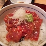 ひよく亭 - （2016/2  訪問）まぐろ丼、UP。厚みのある鮪の切り身に胡麻だれを和えています。