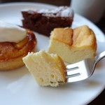 ガトー・ファヴォリ - お茶と3種類のお菓子のセット