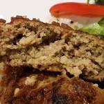 炭火焼 ワインバル Lom - 【H28.2.4】前橋T-1グランプリ出展作品「上州麦豚と赤城和牛の群馬コラボハンバーグ！680円」。