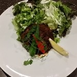 炭火焼 ワインバル Lom - 【H28.2.4】前橋T-1グランプリ出展作品「上州麦豚と赤城和牛の群馬コラボハンバーグ！680円」。