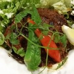 炭火焼 ワインバル Lom - 【H28.2.4】前橋T-1グランプリ出展作品「上州麦豚と赤城和牛の群馬コラボハンバーグ！680円」。