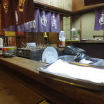 やのよし - カウンター席