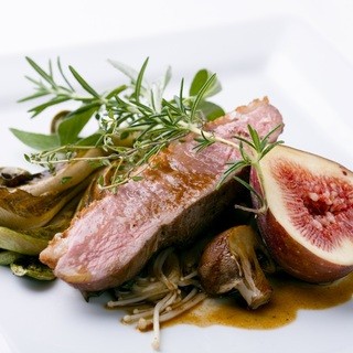 週末のお集まりはちょっと贅沢なお食事はいかがでしょうか？