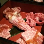 焼肉 牛仙人 - 上カルビ、特上ロース、芯たまロース、赤身肉、鶏肉
