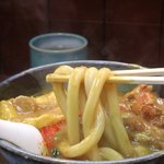 カレーうどん 鯱乃家 - 料理写真:麺は太い