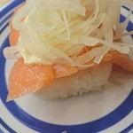 無添くら寿司 - オニオンサーモン